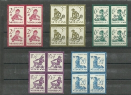 Nvph 563/567 Kinderzegels 1950 in Blokken Postfris