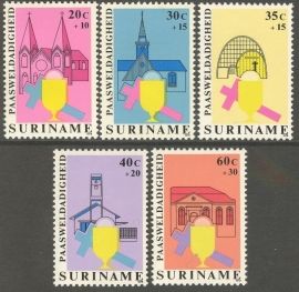 Suriname Republiek 167/171 Paasweldadigheid 1979 Postfris