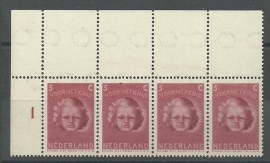 Plaatfout  446 P in 4 strip Postfris