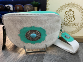 Ganesha - Fanny Pack turquoise koeienhuid Buidelriem met een turquoise stenen