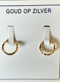 Bewerkte fijne oorringetjes goud op zilver 10 mm