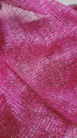 Sjaal roze met zilverdraad polyester.