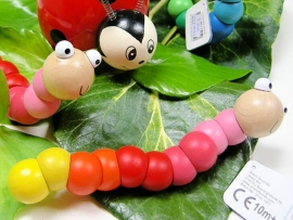 Houten elastische worm roze/rood/geel 10 mnd