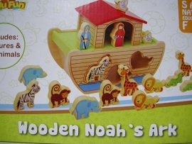 Houten Ark van Noach met dieren en figuren
