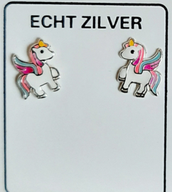 Zilveren unicorn oorknopjes 8x8 mm