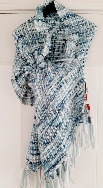 Geweven sjaal grijsblauw/ wit/ lichtblauw 20% wol en 80% acryl