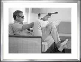 Steve McQueen in spiegel lijst