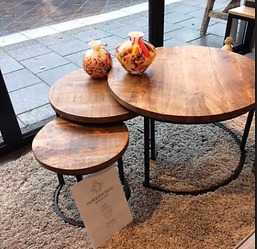 Boekwinkel Edele Geest Salon tafel set Daan - Massief mango hout | Favorieten | kunstenkado.nl