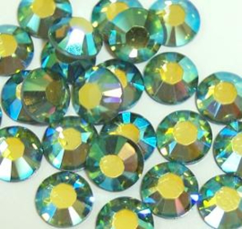 Hot Fix Rhinestone  Peridot AB  SS6 Zakje a 50 gram