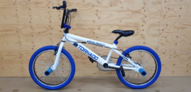 BMX Freestyle / Crossfiets BUGATTI TORNADO glans wit / blauwe banden