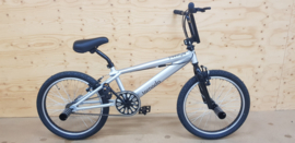 NIEUWE FREESTYLER!!! BMX Freestyle / Crossfiets BUGATTI TORNADO geborsteld aluminium / zwarte details