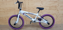 BMX Freestyle / Crossfiets BUGATTI TORNADO glans wit / paarse banden