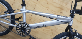 NIEUWE FREESTYLER!!! BMX Freestyle / Crossfiets BUGATTI TORNADO geborsteld aluminium / zwarte details