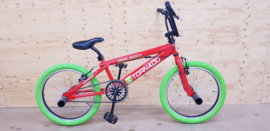 BMX Freestyle / Crossfiets BUGATTI TORNADO glans rood / groene banden