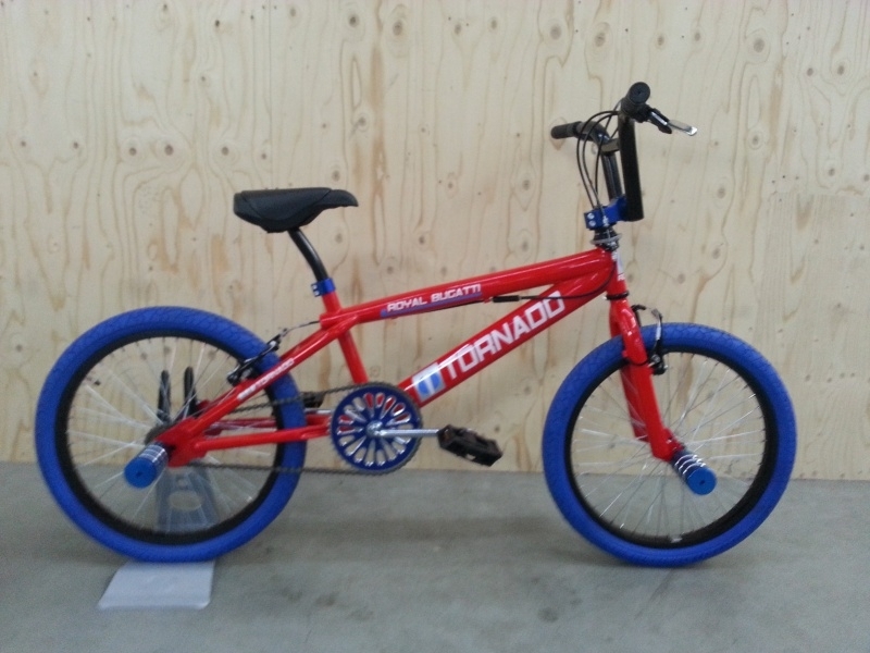 Ontdek Onderdrukking ik heb nodig BMX Freestyle Bugatti Tornado limited edition glans rood blauw | BMX  Bugatti Tornado | BMXFreestyle.NL de BMX specialist