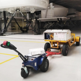 1101210025 | ZALLYS M4 elektrotrekker, trekvermogen 3000 kg, spoorbreedte 720 mm, motor 600W, 2x 12V  105/130A tractiebatterijen, batterijlader, max. snelheid 4,5 km/u, draaicirkel 1300 mm, elektromechanische rem, gew. 63 kg excl. batterijen