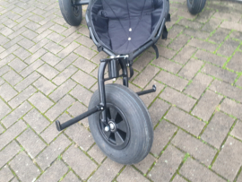 zwart stalen buggy