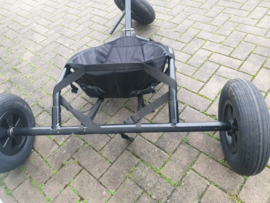 zwart stalen buggy