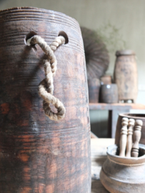 Oud houten pot met touw 27cm  nr 182