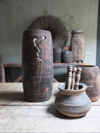 Oud houten pot met touw 27cm  nr 182