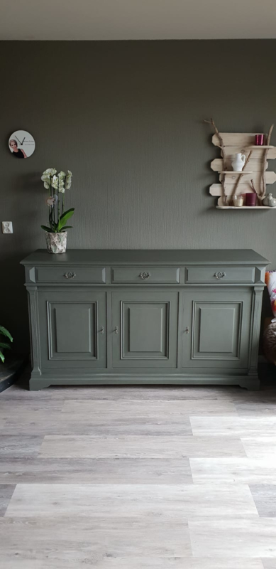 Dressoir - Sloan mix Graphite met Olive | - Annie Sloan inspiratie - Styling & Living foto's | Styling and Living