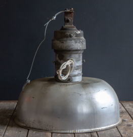 Oude Fabriekslamp