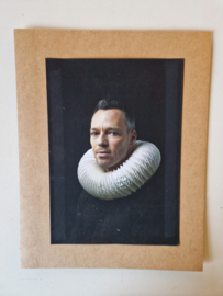 Man met kraag