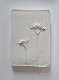 Wanddecoratie bloemen in gips