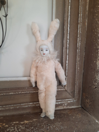 Spuncotten rabbitgirl