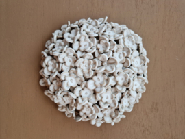 Wanddecoratie bloembol keramiek