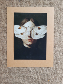 Vrouw met vlinder