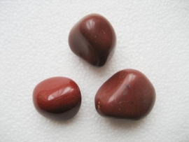 Rode Jaspis, knuffelsteen - echte edelsteen