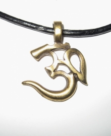 Ohm amulet, messing