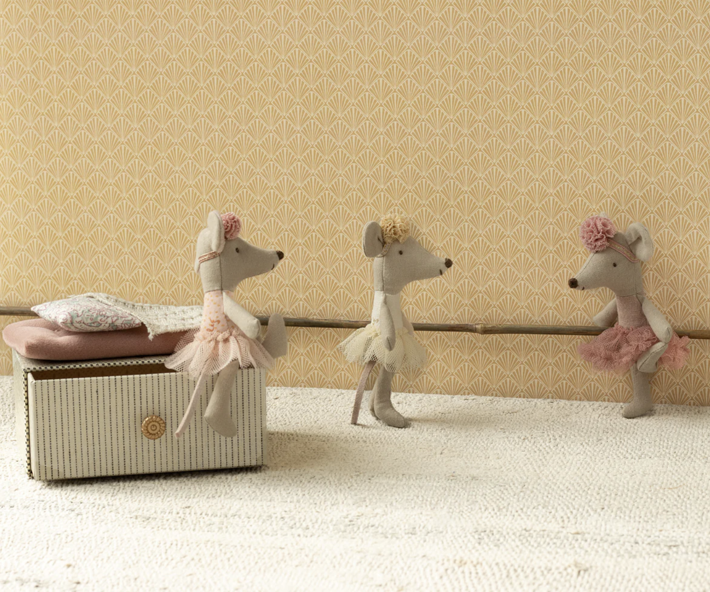 Maileg Ballerina Mouse, Little sister - Off white 17-4107-00 New!