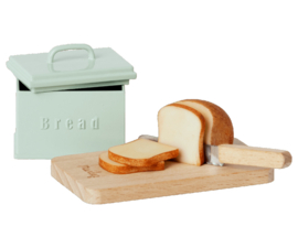 Maileg Miniature bread box w. cutting board and utensils 11-1308-00