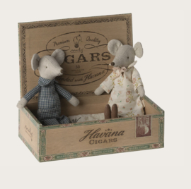 Maileg Grandma and Grandpa mice in cigarbox 17-3303-00 