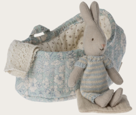 Maileg Rabbit in carry cot, Micro Hellblau 16-1023-10