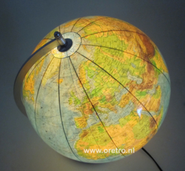 Globe Rath met licht