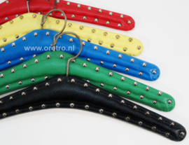 Kleerhangers met noppen