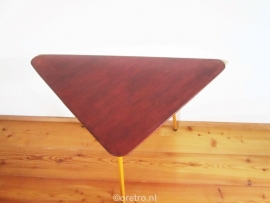 Tafel driehoek bruin
