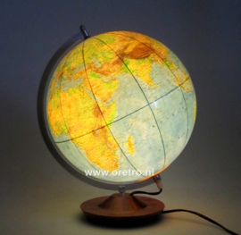 Globe Rath met licht