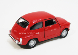 Modelauto Fiat 600 rood  1:34