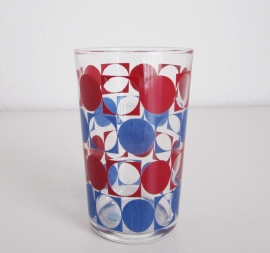 Drinkglas rood en blauw