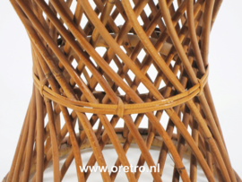 Rotan kruk met rode skai zitting