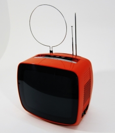 Indesit TV oranje