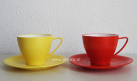 Kop en schotel rood en geel