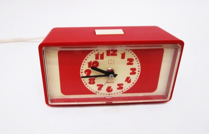 lila Toevallig Verpletteren Electrische wekker Hema rood | Vintage verkocht / vintage sold | ORETRO