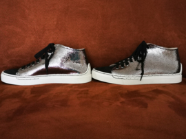 Sneakers zilverkleurig shiny met zwart