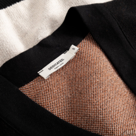 Dedicated - Cardigan Kanan Western