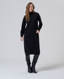 Surkana - Long black knit rollneck dress
